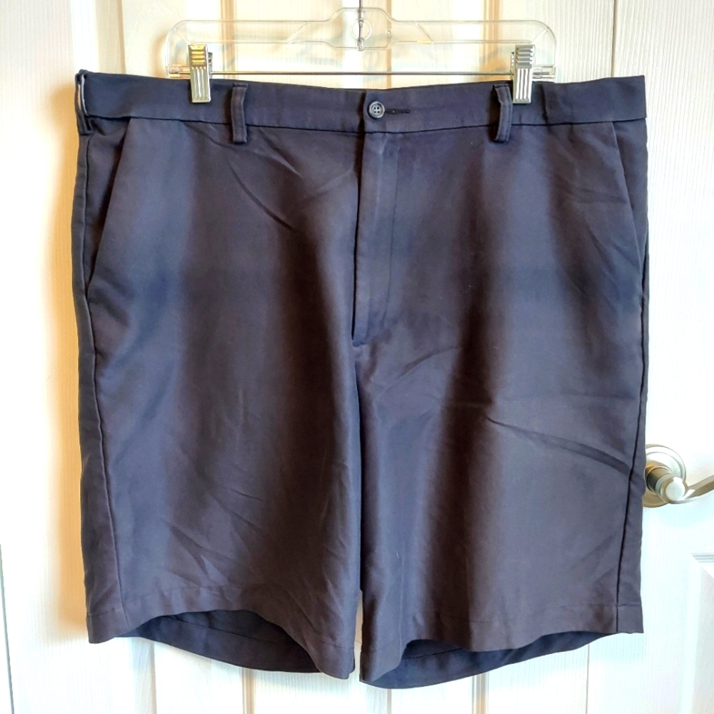 Men's shorts 2 pair dockers and izod blue and black Size 40w